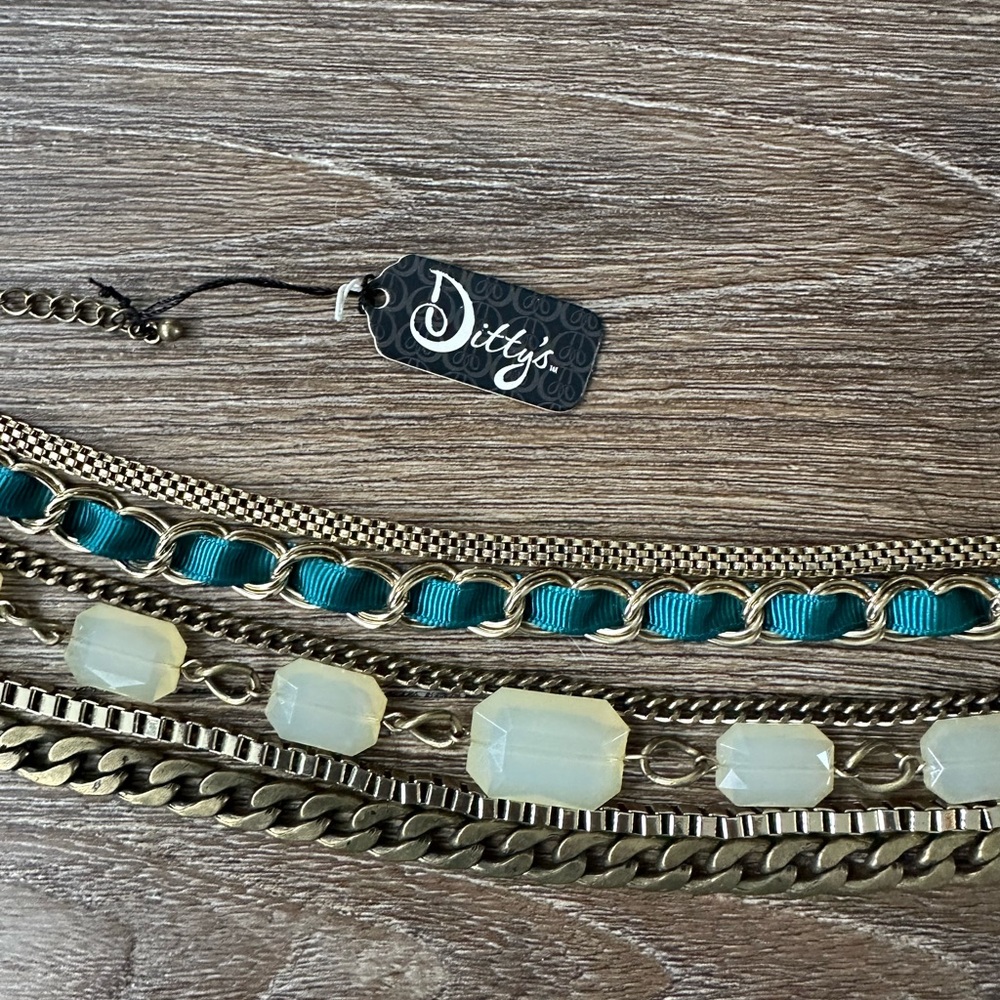 NWT Layered Beaded Chain Necklace - Picture 4 of 5